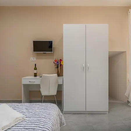 Roberto فندق مبيت وإفطار 3*