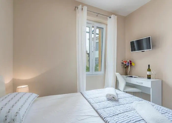 Roberto 3* Πόρετς