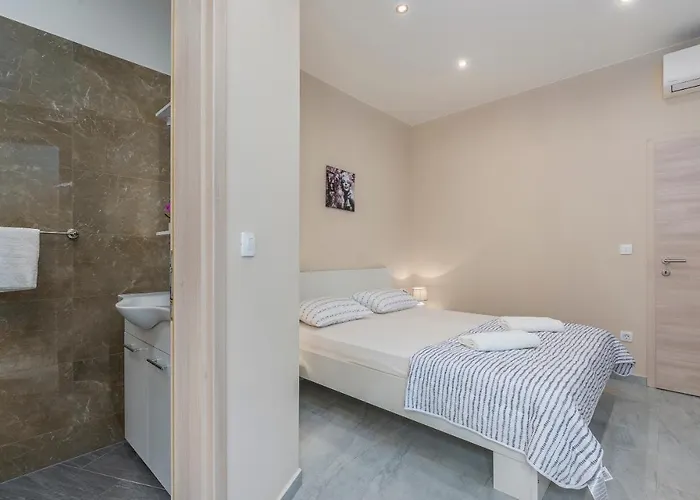 Roberto 3* Πόρετς