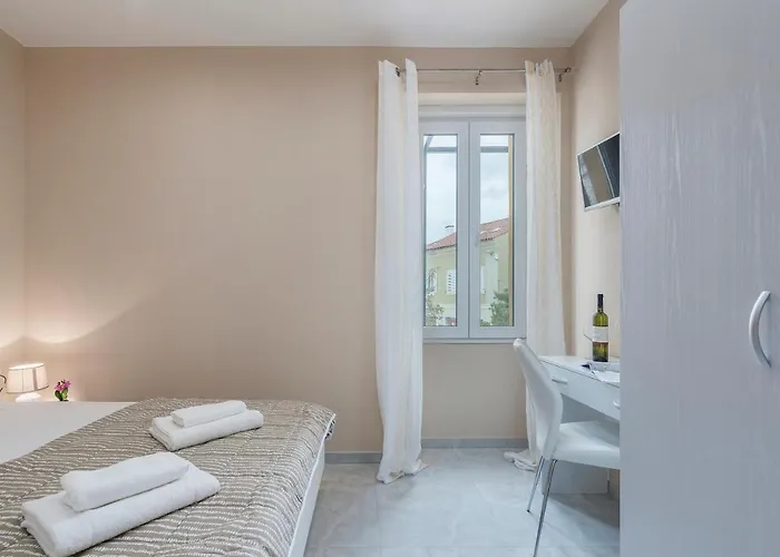 Roberto 3* Πόρετς